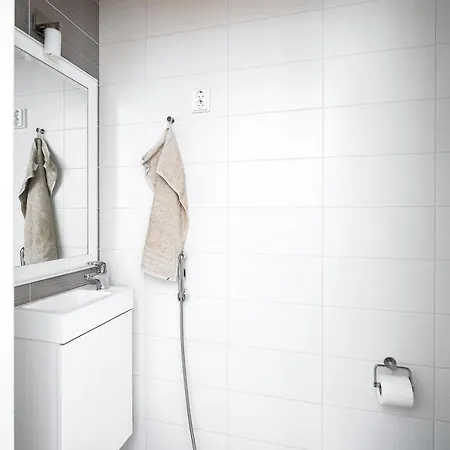 Saunalla Ja Ulkoporealtaalla Apartman